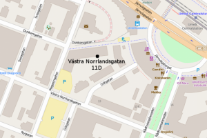 Vår entré ligger i innegården på Västra Norrlandsgatan